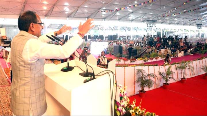 लाड़ली बहनों को मिलने वाली मासिक 1000 की राशि बढ़कर होगी क्रमश: 3000 रूपए : मुख्यमंत्री श्री चौहान